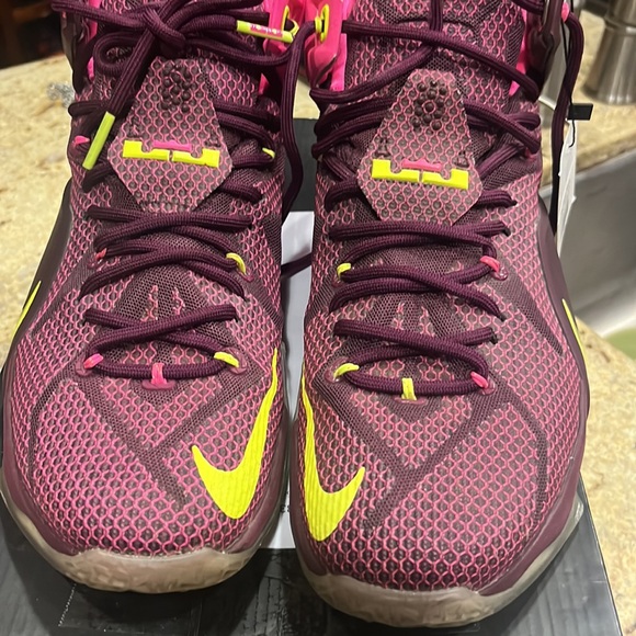NIKE LEBRON 12 - Picture 5 of 16